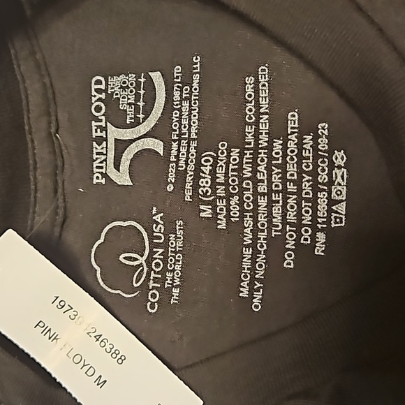 Pink Floyd The Darkside of the Moon NWT t shirt sz. M - Picture 4 of 4